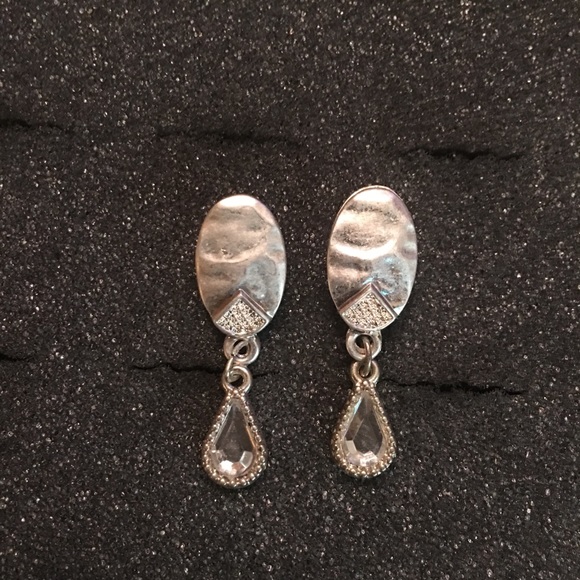 Silver crystal dangle earrings - Picture 1 of 7
